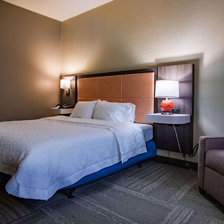 Hampton Inn Hadley-Amherst Area Экстерьер фото