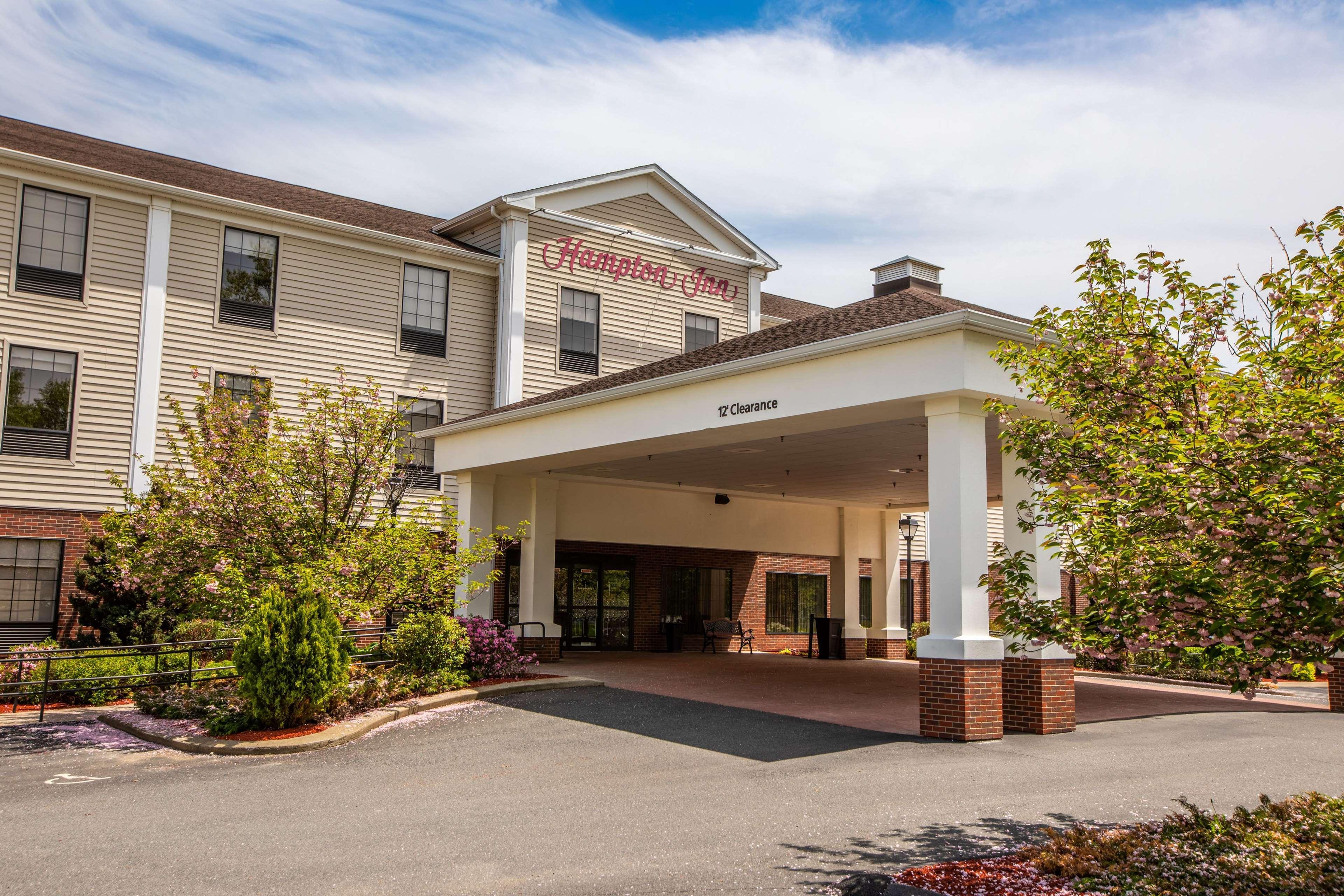 Hampton Inn Hadley-Amherst Area Экстерьер фото