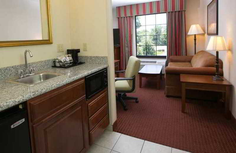 Hampton Inn Hadley-Amherst Area Экстерьер фото